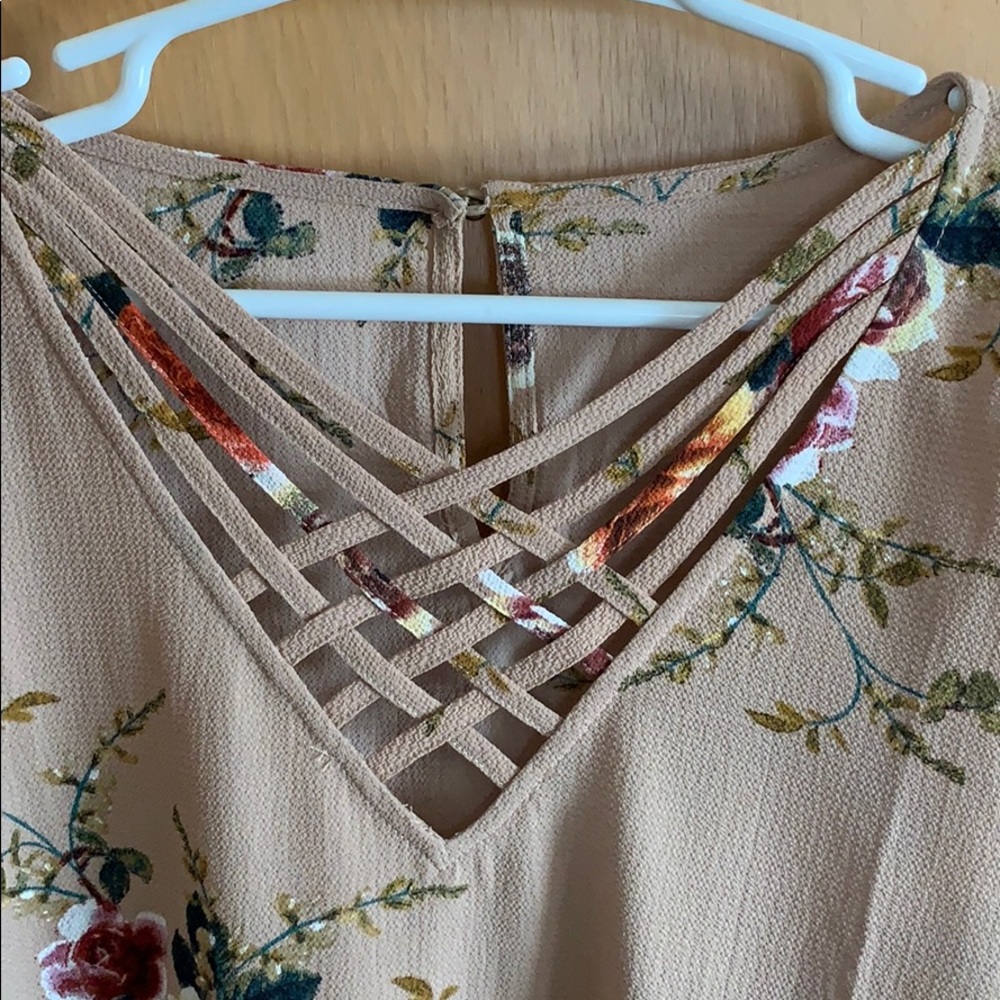 Floral top - Picture 2 of 6